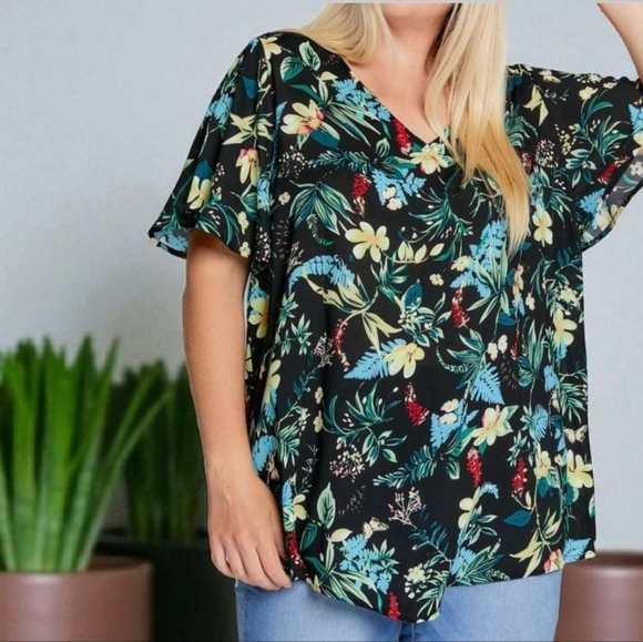 DAVI & DANI Tops - NWT DAVI & DANI Black Floral Blouse Size 1X